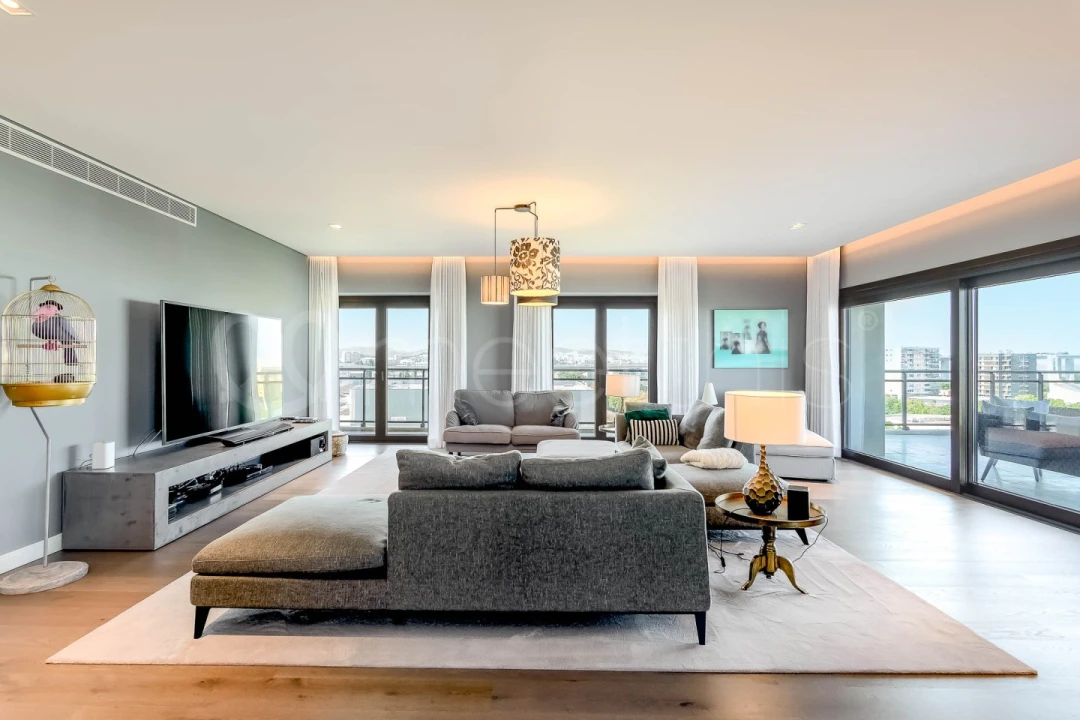 Apartamento T7 para Venda em Parque das Nações Foto 4