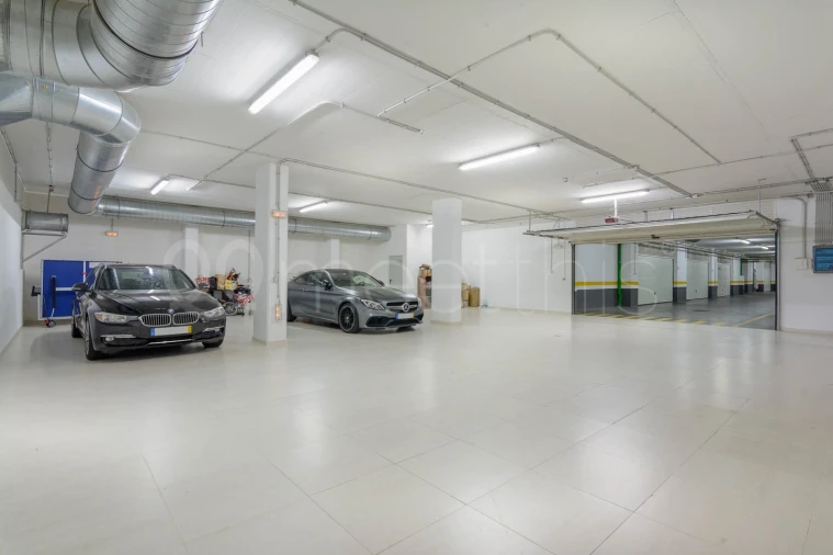Apartamento T7 para Venda em Parque das Nações Foto 10