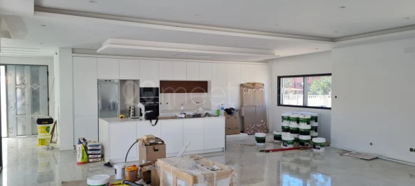 Moradia T5 para Venda em Corroios