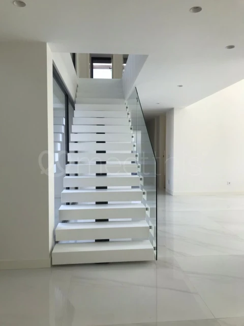 Moradia T6 para Venda em Charneca de Caparica e Sobreda