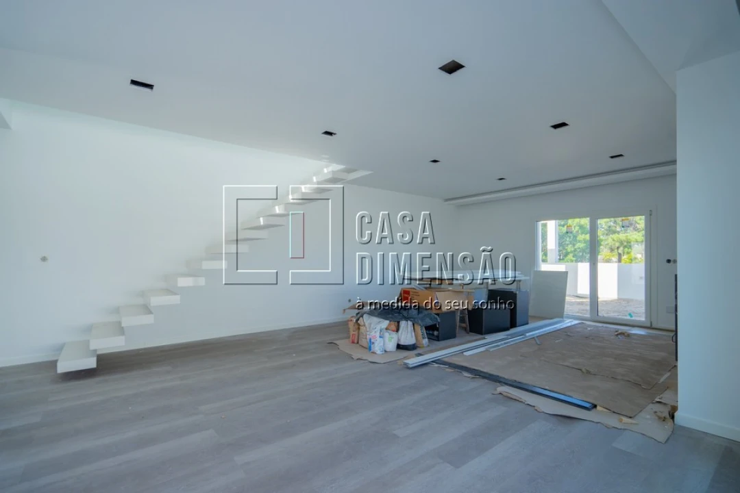 Moradia T4 para Venda em Charneca de Caparica e Sobreda Foto 9