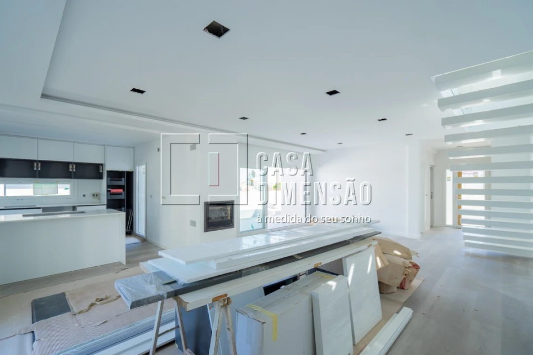 Moradia T4 para Venda em Charneca de Caparica e Sobreda Foto 12