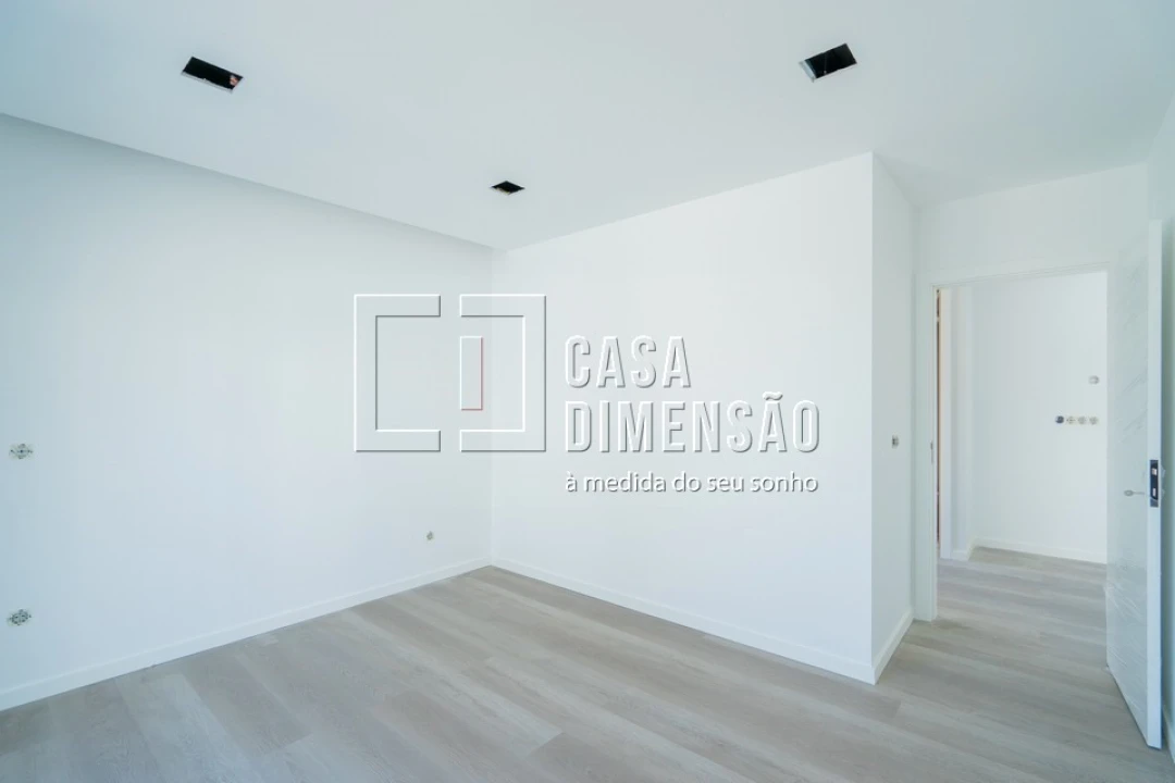 Moradia T4 para Venda em Charneca de Caparica e Sobreda Foto 26