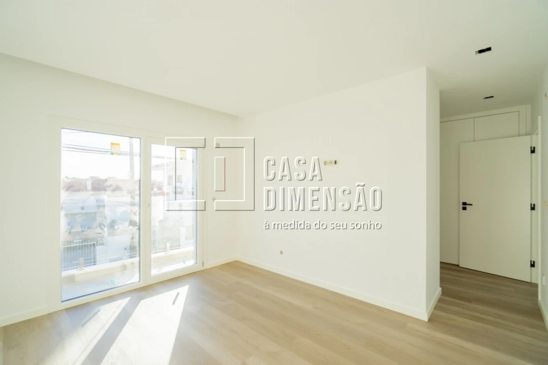 Moradia T4 para Venda em Charneca de Caparica e Sobreda Foto 34