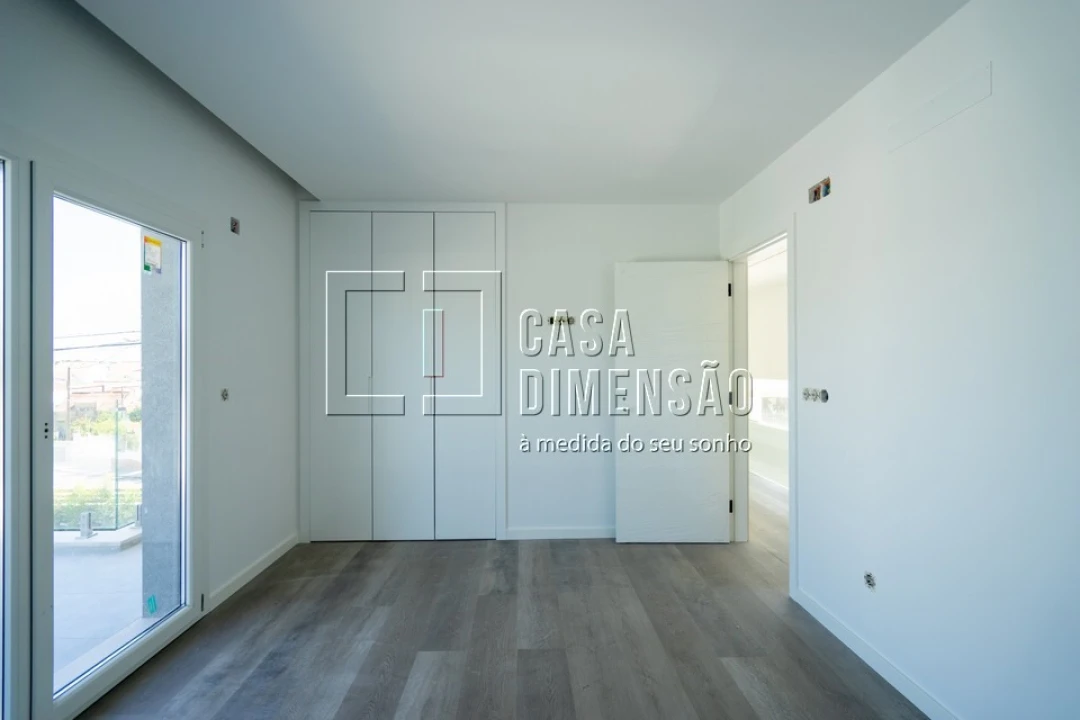 Moradia T4 para Venda em Charneca de Caparica e Sobreda Foto 42