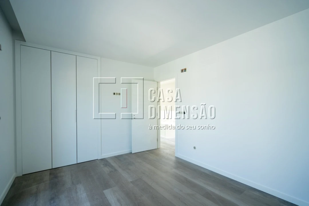 Moradia T4 para Venda em Charneca de Caparica e Sobreda Foto 43