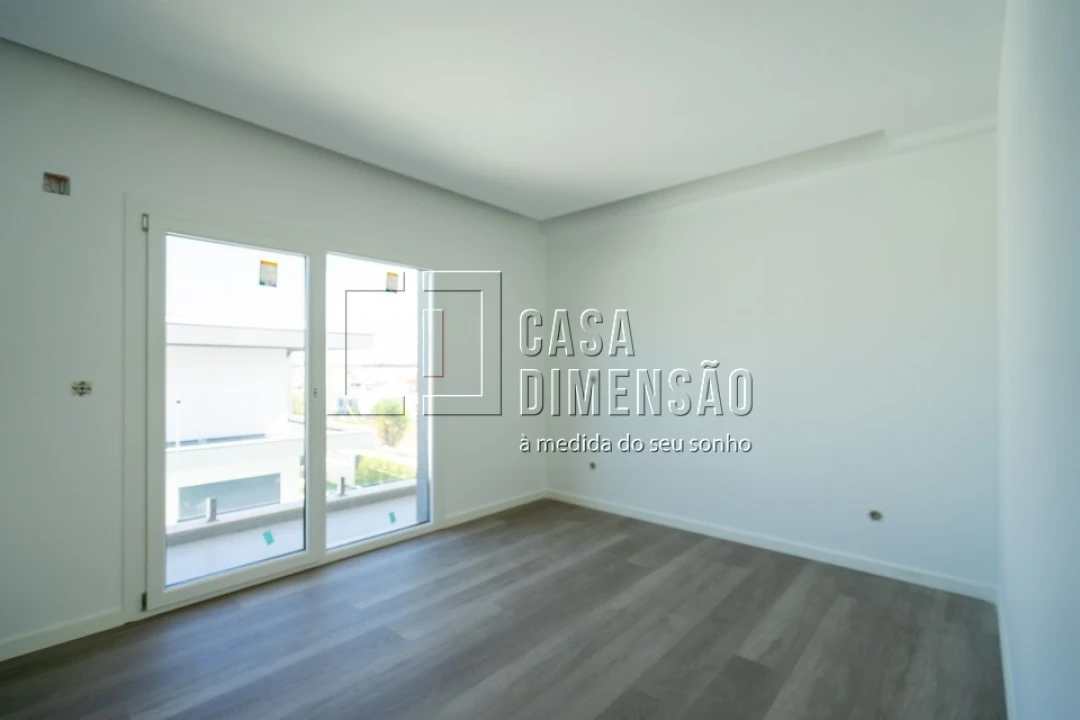Moradia T4 para Venda em Charneca de Caparica e Sobreda Foto 48