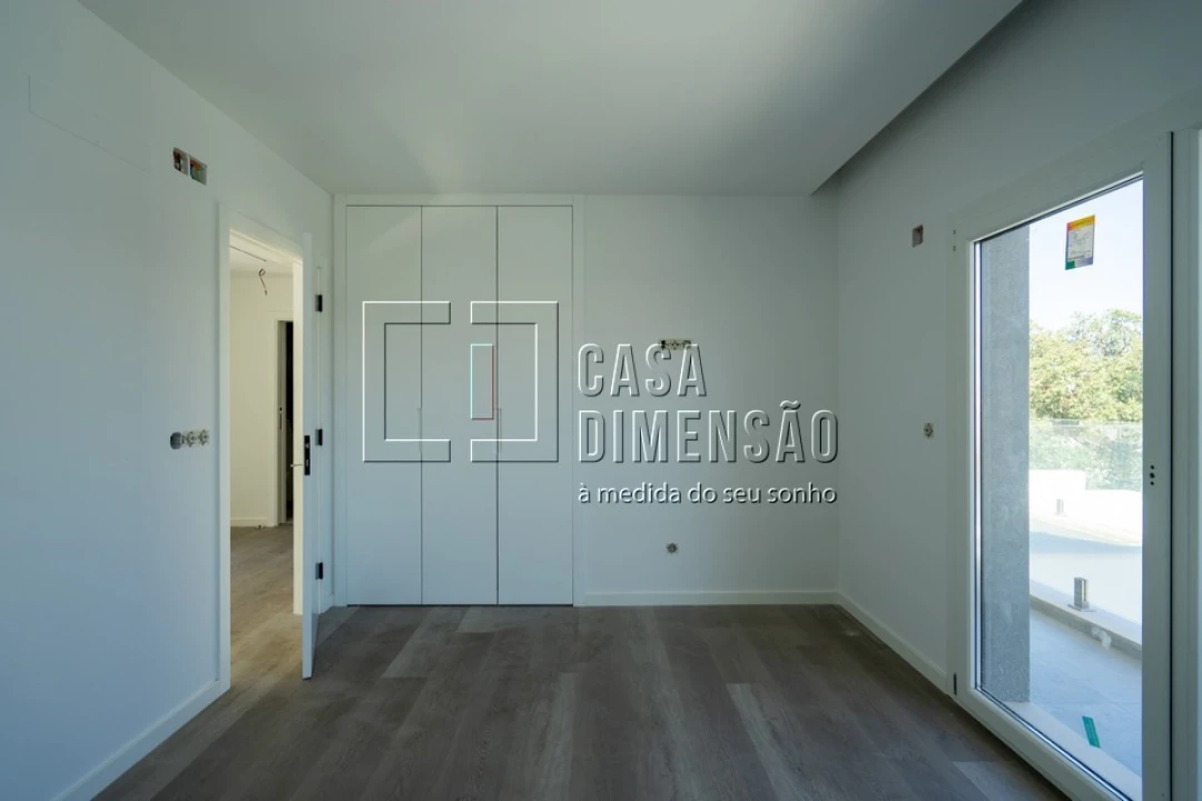 Moradia T4 para Venda em Charneca de Caparica e Sobreda Foto 50
