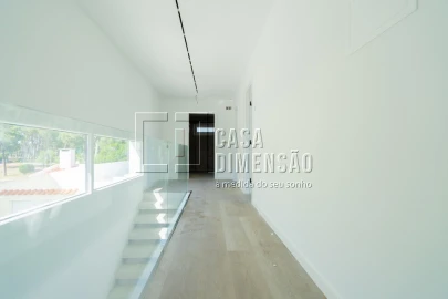 Moradia T4 para Venda em Charneca de Caparica e Sobreda