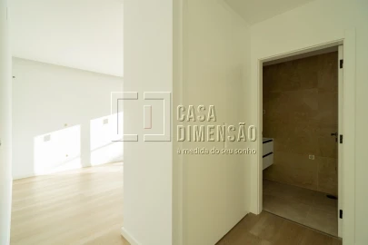 Moradia T4 para Venda em Charneca de Caparica e Sobreda