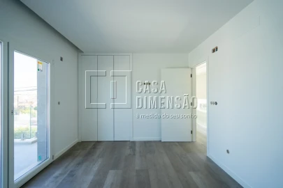 Moradia T4 para Venda em Charneca de Caparica e Sobreda