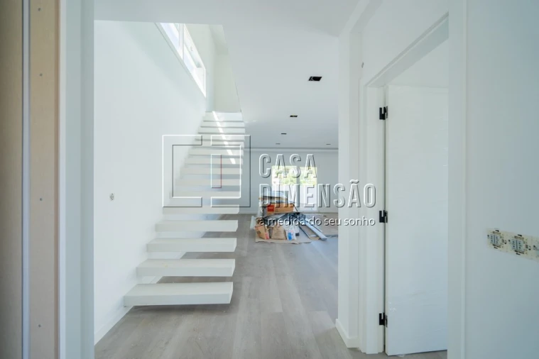 Moradia T4 para Venda em Charneca de Caparica e Sobreda Foto 3