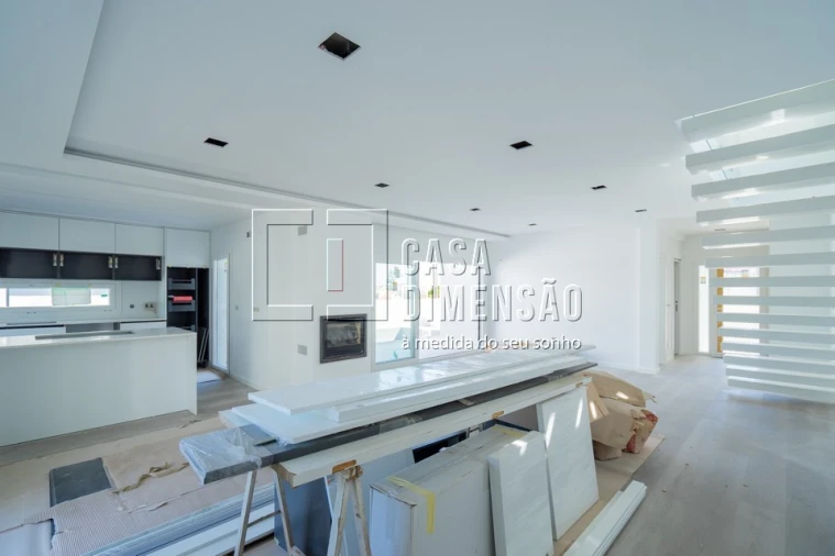 Moradia T4 para Venda em Charneca de Caparica e Sobreda Foto 12