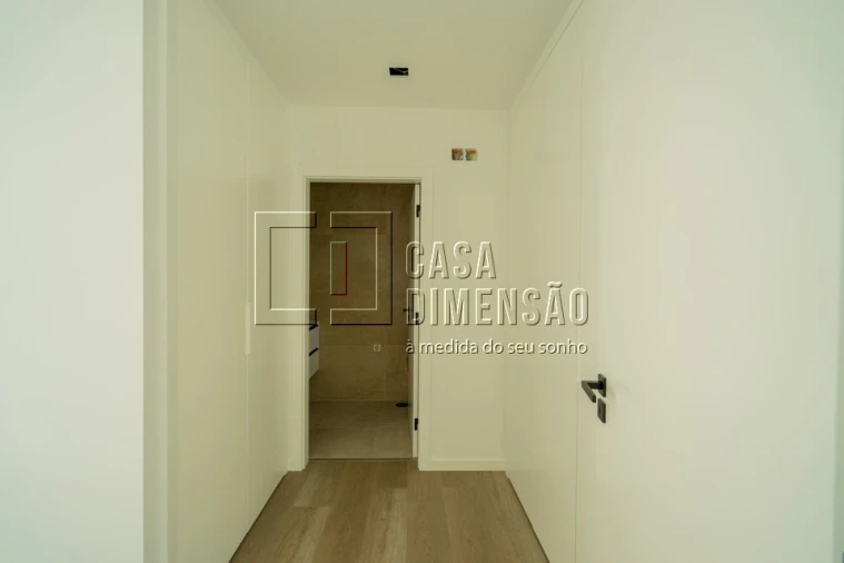 Moradia T4 para Venda em Charneca de Caparica e Sobreda Foto 31