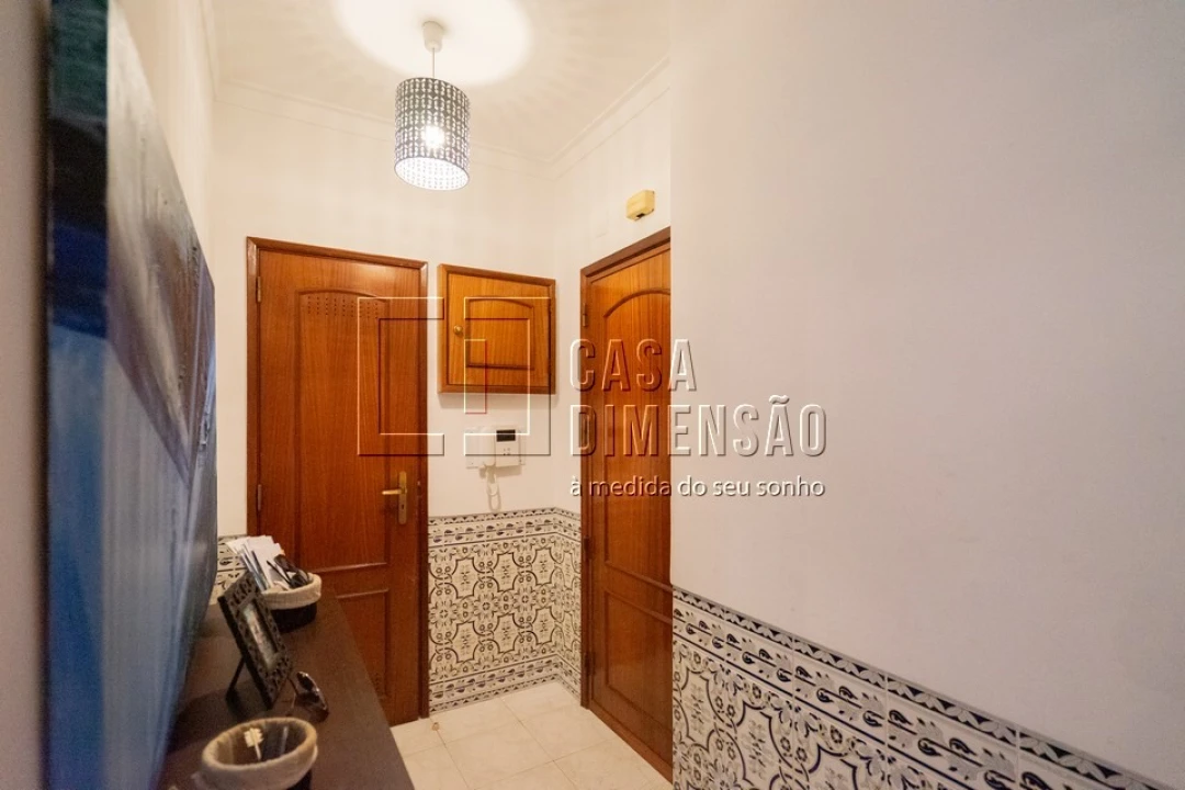 Apartamento T2 para Venda em Venteira Foto 3