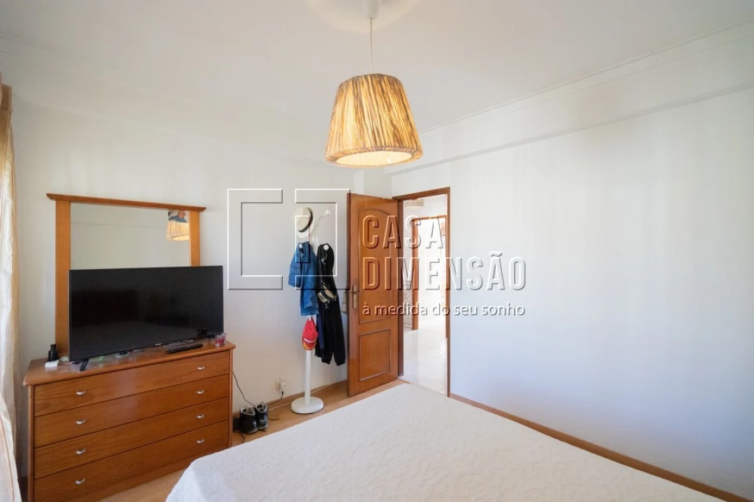 Apartamento T2 para Venda em Venteira Foto 24