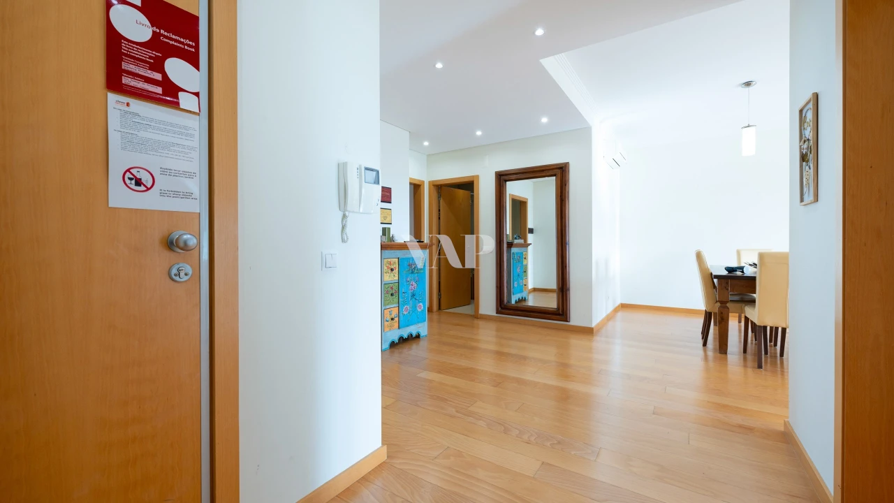 Apartamento T2 para Venda em Quarteira Foto 7