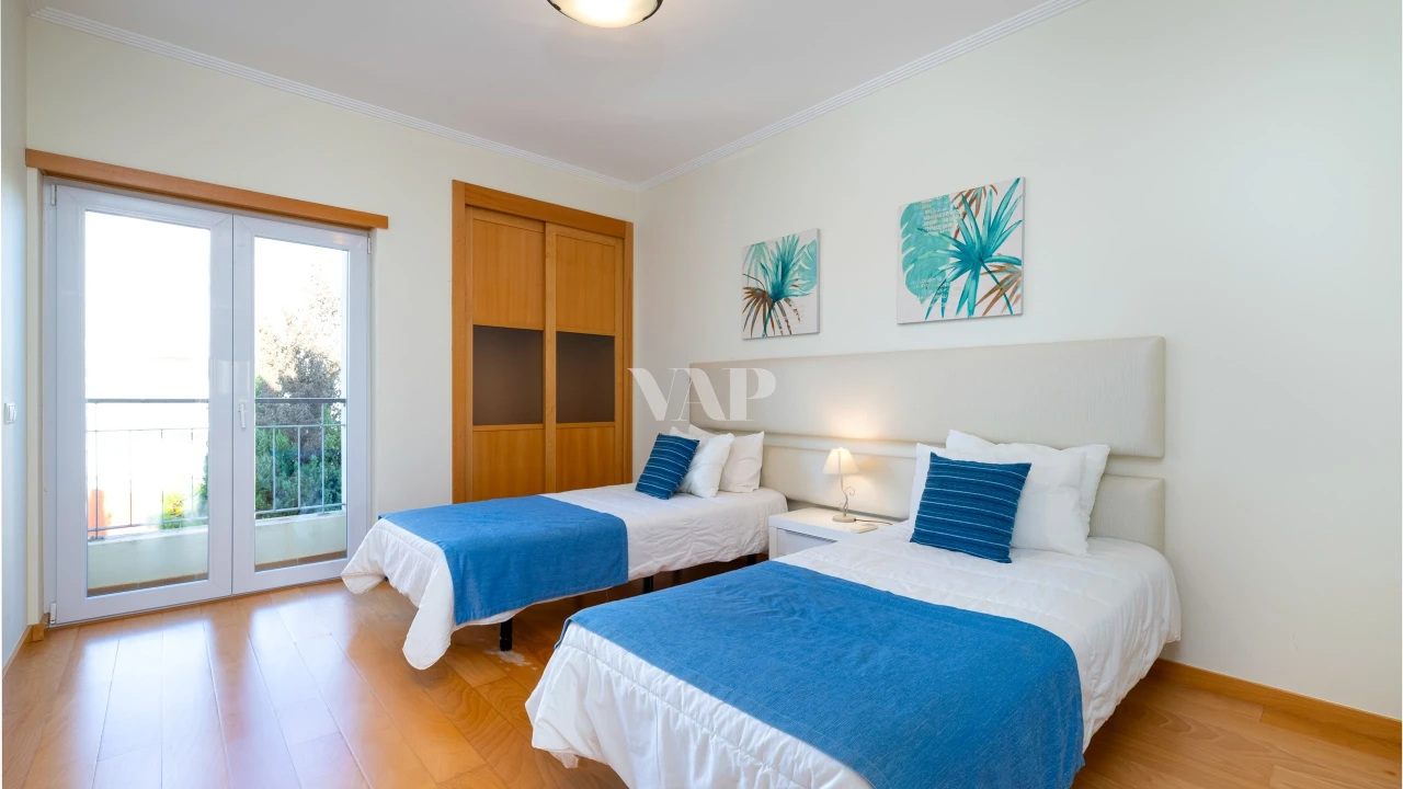 Apartamento T2 para Venda em Quarteira Foto 4