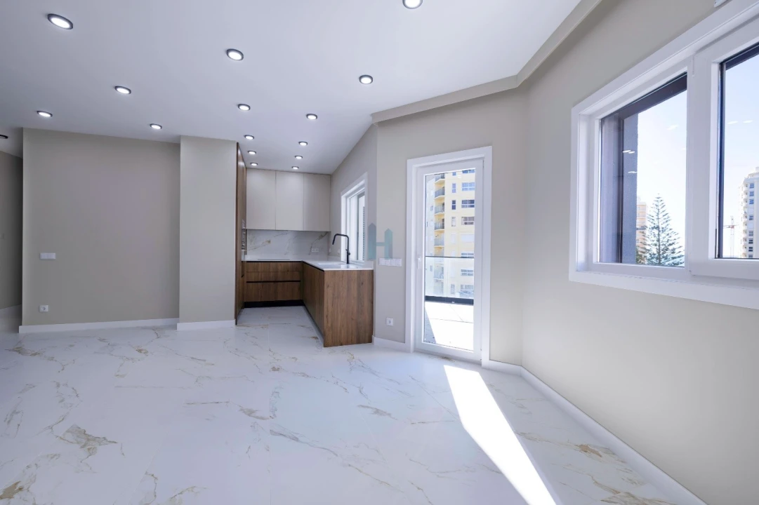 Apartamento T2 para Venda em Armação de Pera Foto 4