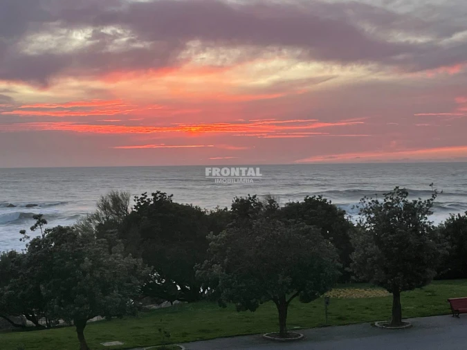 Apartamento T3 para Venda em Aldoar, Foz do Douro e Nevogilde Foto 1