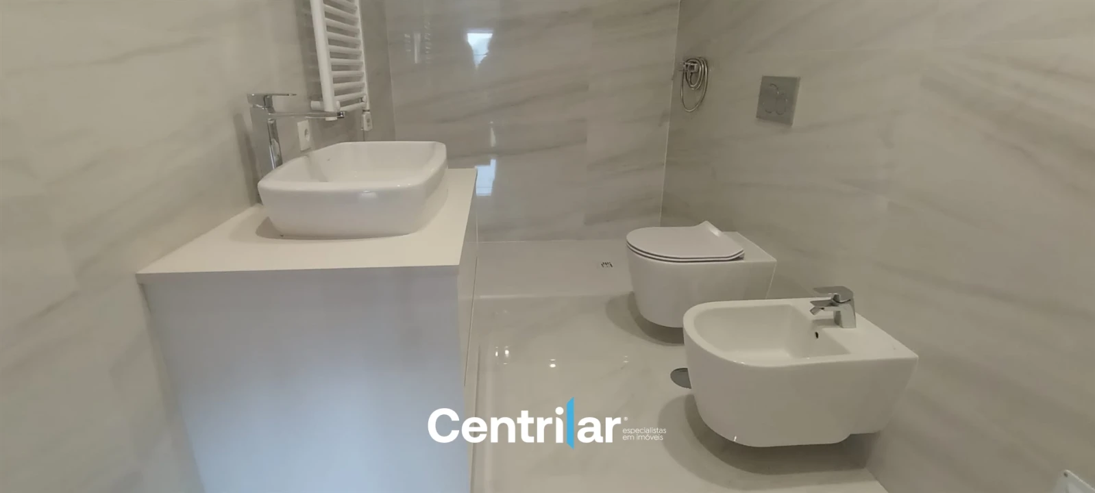 Apartamento T0 para Venda em Viseu Foto 7