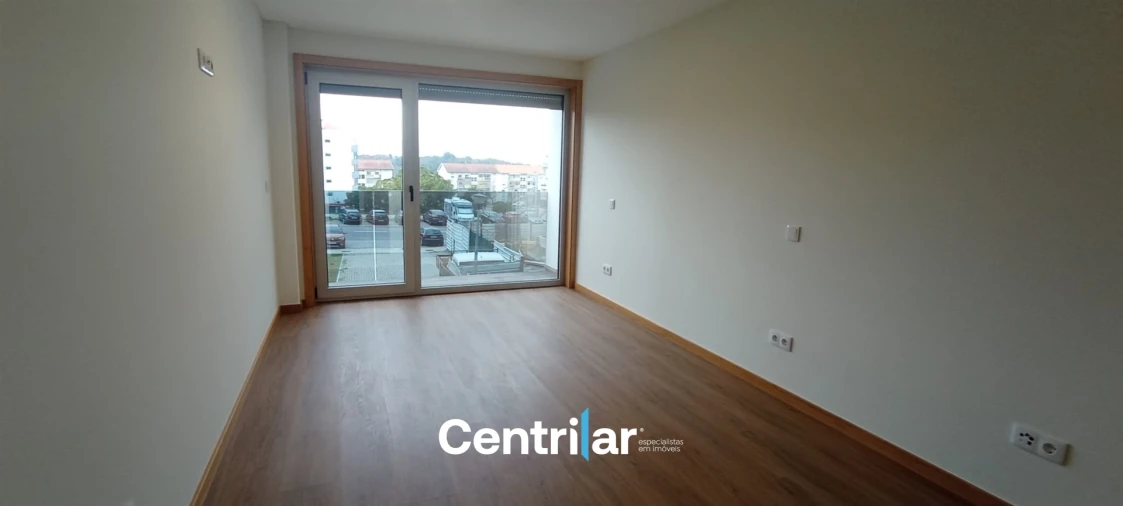 Apartamento T0 para Venda em Viseu Foto 5