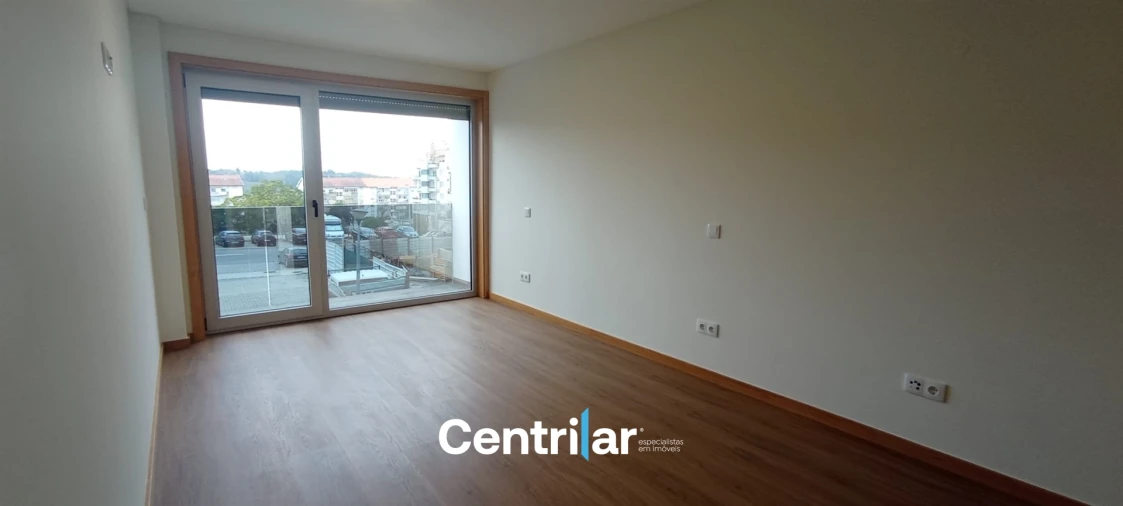 Apartamento T0 para Venda em Viseu Foto 8