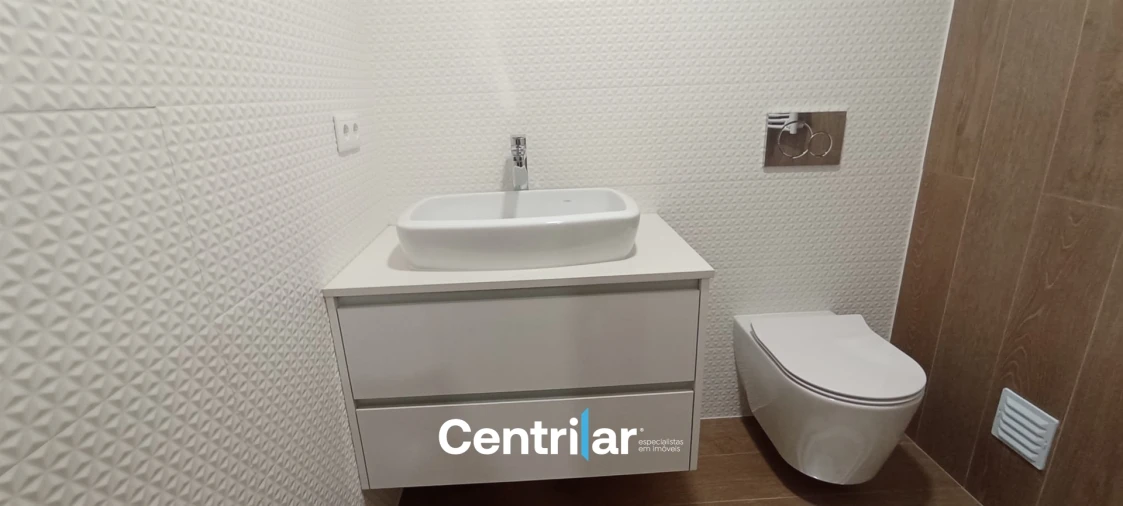 Apartamento T0 para Venda em Viseu Foto 11