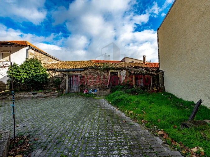 Moradia T4 para Venda em São Pedro de Rio Seco Foto 20