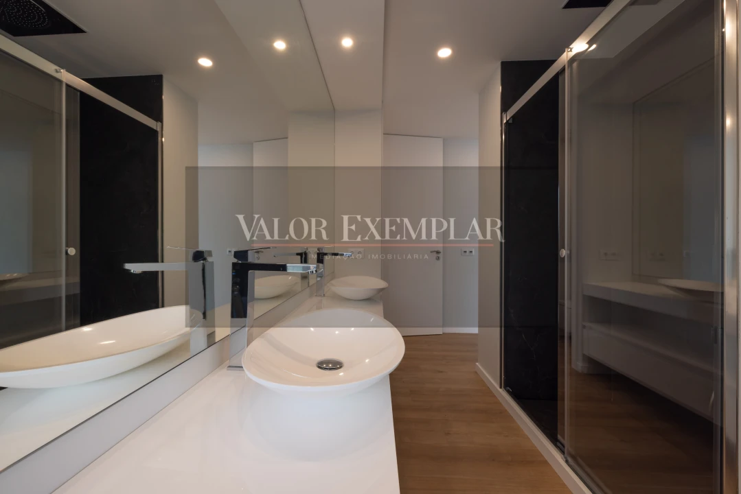 Apartamento T4 para Venda em Alcochete Foto 16