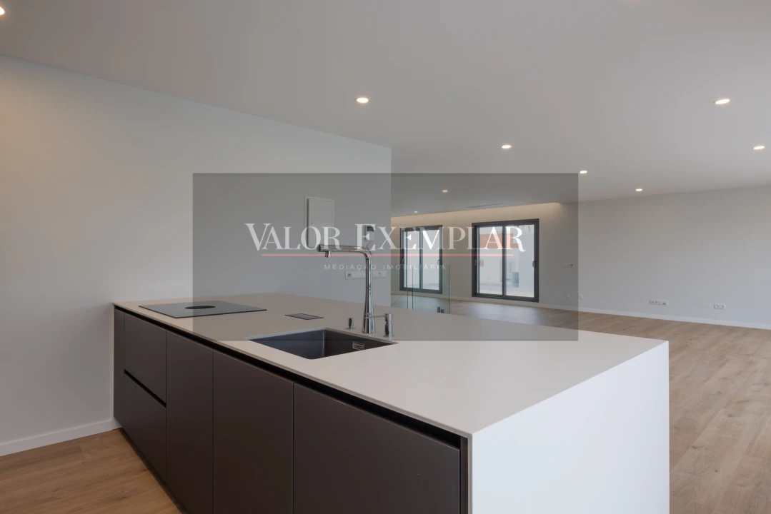 Apartamento T4 para Venda em Alcochete Foto 8