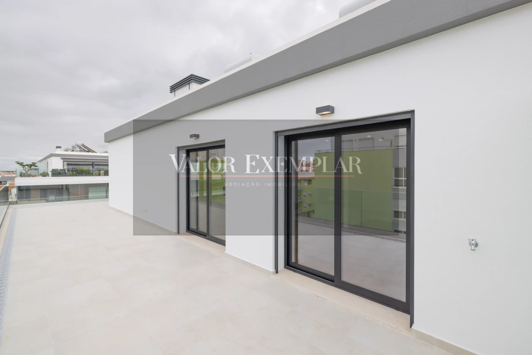 Apartamento T4 para Venda em Alcochete Foto 4