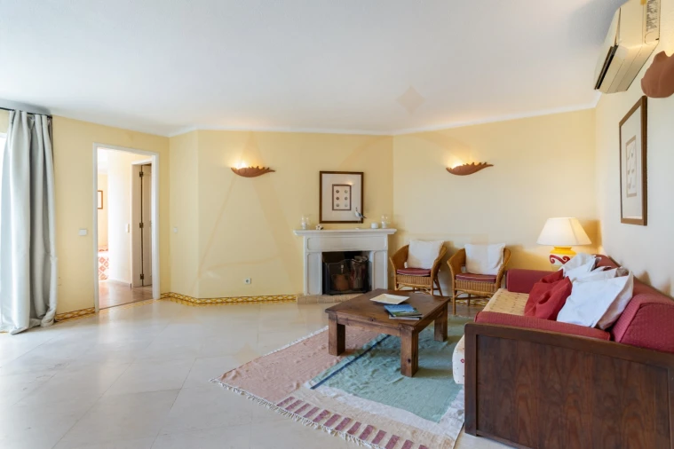 Apartamento T2 para Venda em Almancil Foto 4