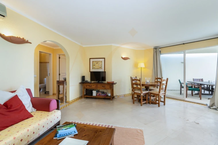 Apartamento T2 para Venda em Almancil Foto 7