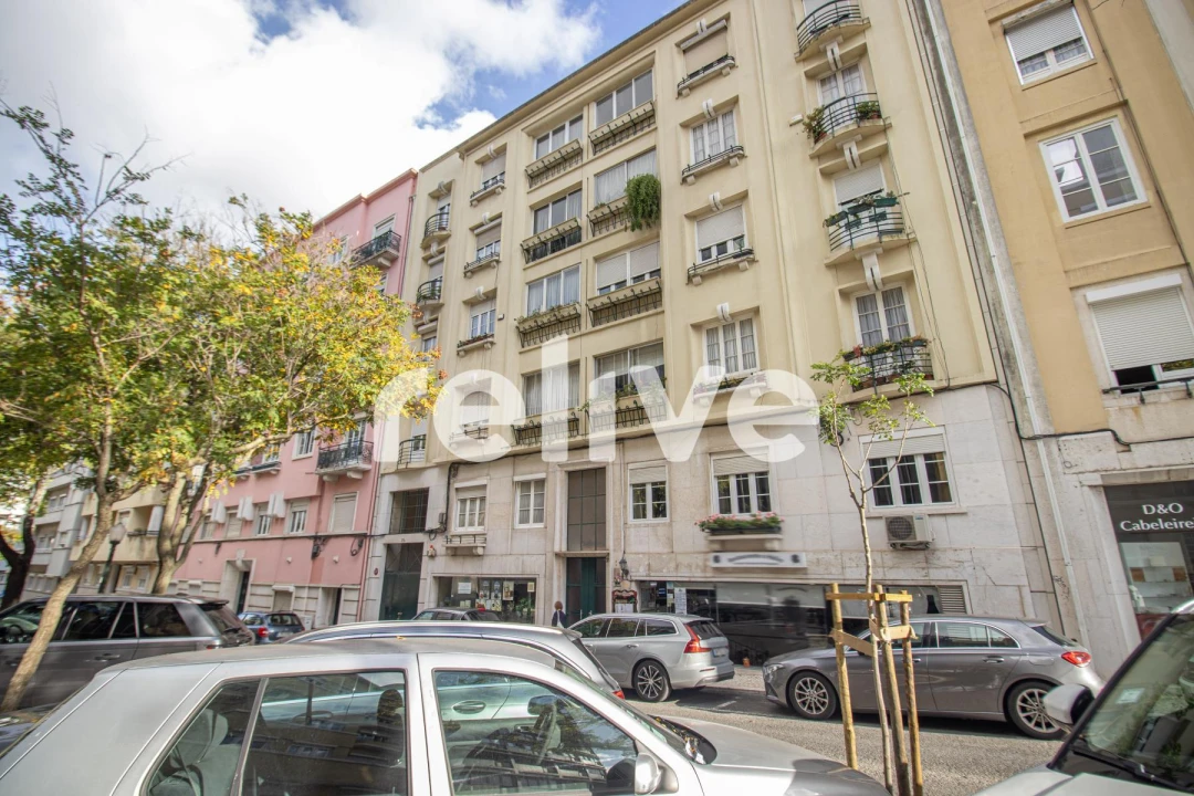 Loja para Arrendamento em Avenidas Novas Foto 17