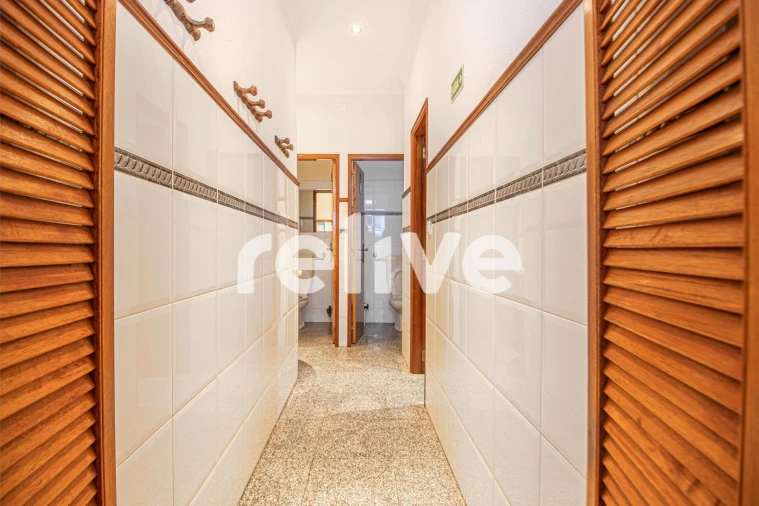 Loja para Arrendamento em Avenidas Novas Foto 13