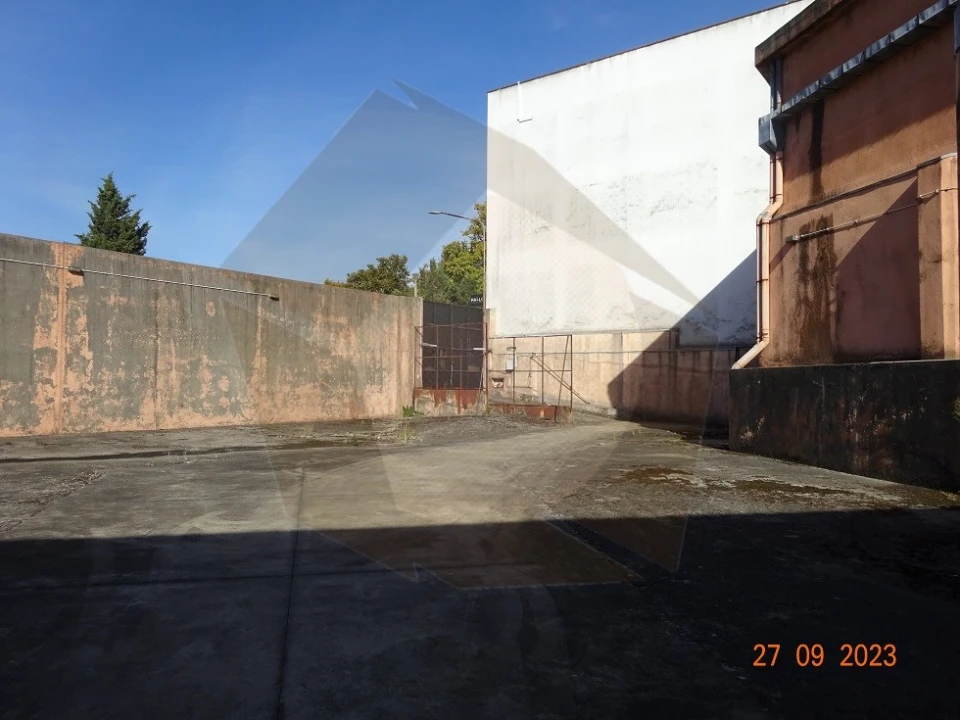 Armazém para Arrendamento em Ramalde Foto 7