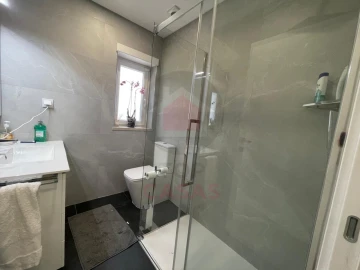Moradia T4 para Venda em Cadaval e Pêro Moniz