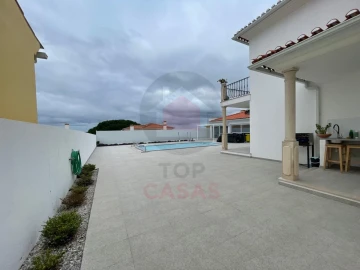 Moradia T4 para Venda em Cadaval e Pêro Moniz