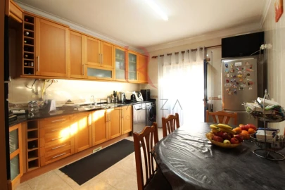 Apartamento T3 para Venda em Baixa da Banheira e Vale da Amoreira