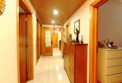 Apartamento T3 para Venda em Baixa da Banheira e Vale da Amoreira