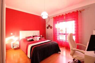 Apartamento T3 para Venda em Baixa da Banheira e Vale da Amoreira