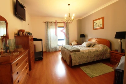 Apartamento T3 para Venda em Baixa da Banheira e Vale da Amoreira