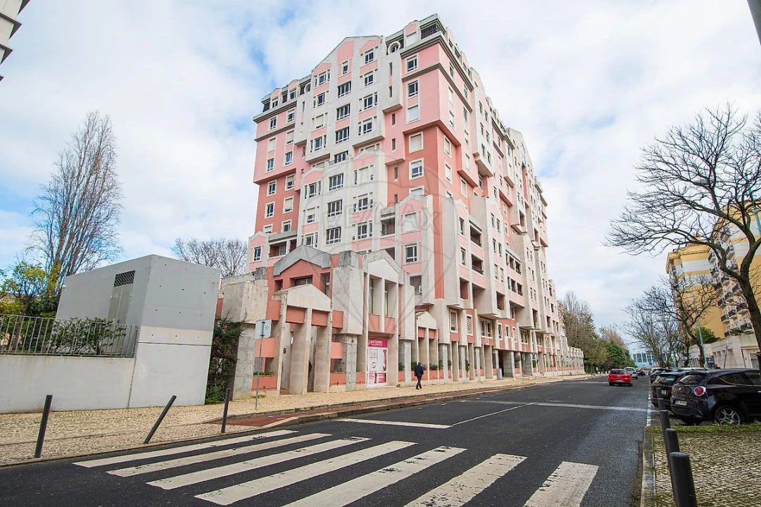 Apartamento T5 para Venda em Lumiar Foto 48