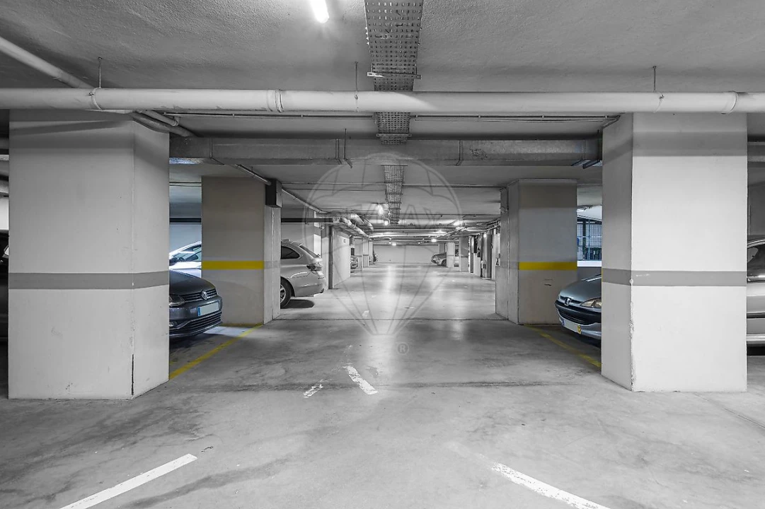 Apartamento T5 para Venda em Lumiar Foto 46