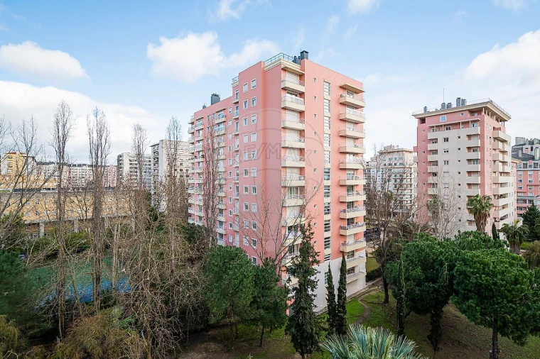 Apartamento T5 para Venda em Lumiar Foto 31