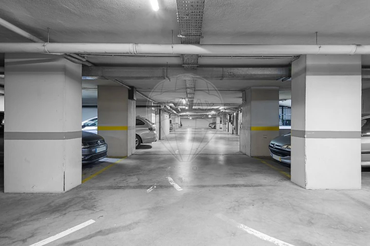 Apartamento T5 para Venda em Lumiar Foto 46