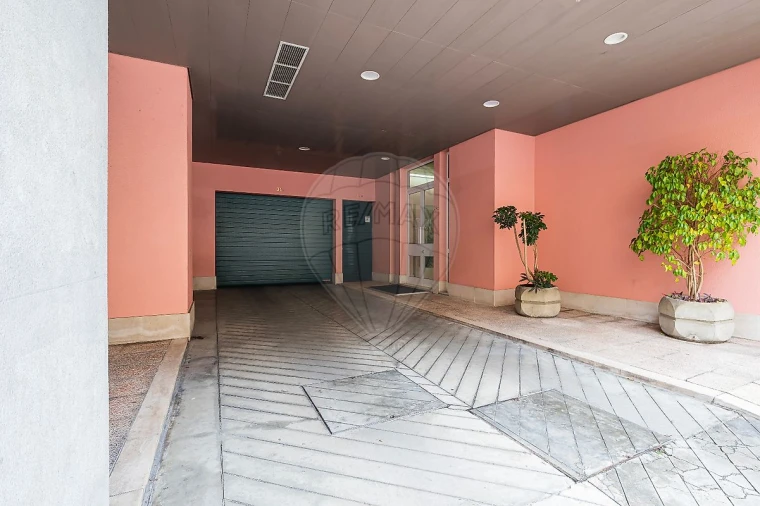 Apartamento T5 para Venda em Lumiar Foto 41