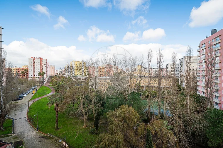 Apartamento T5 para Venda em Lumiar Foto 32