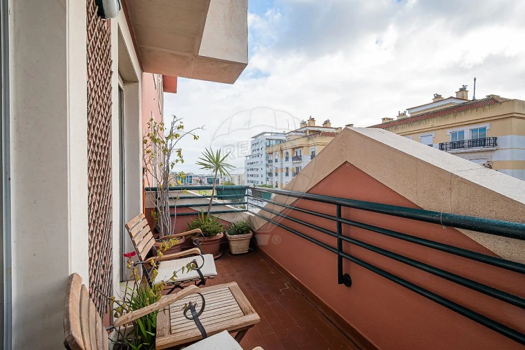 Apartamento T5 para Venda em Lumiar Foto 30